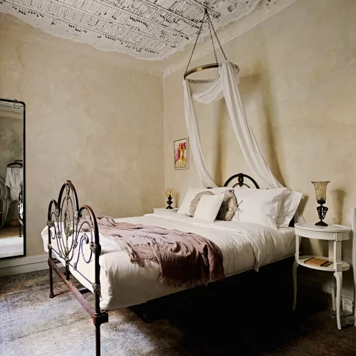 © Anna Bonnet, Artwork by William Roper-Curzon