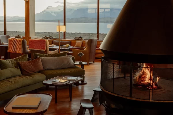 SOLHR-lounge-views_result